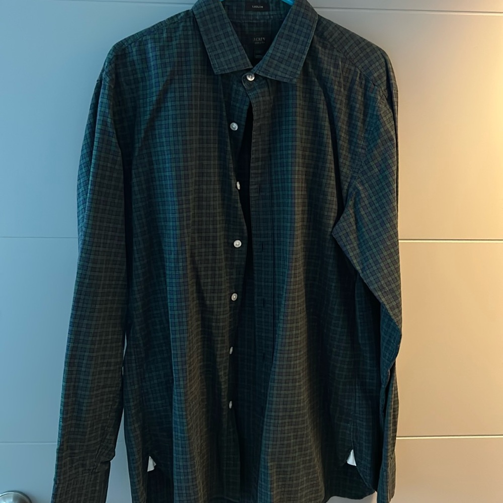 Men’s L J Crew. Stunning checkered plaid! Mint Condition!!